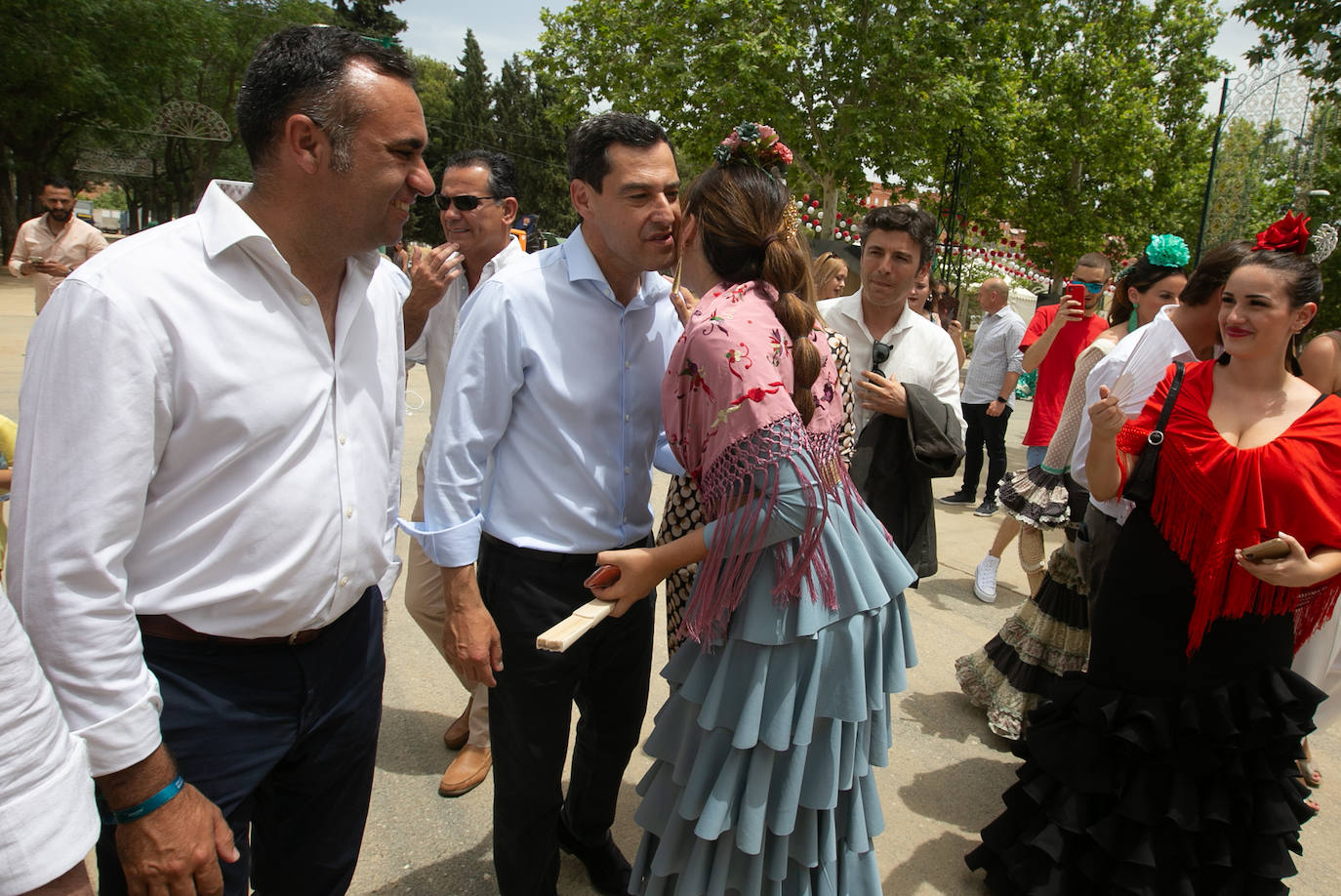 Tanto PP como Ciudadanos han hecho campaña en el Ferial de Almanjáyar, con Juanma Moreno, Marifrán Carazo, Francisco Rodríguez por un lado, y Juan Marín, Inés Arrimadas y Concha Insúa por otro
