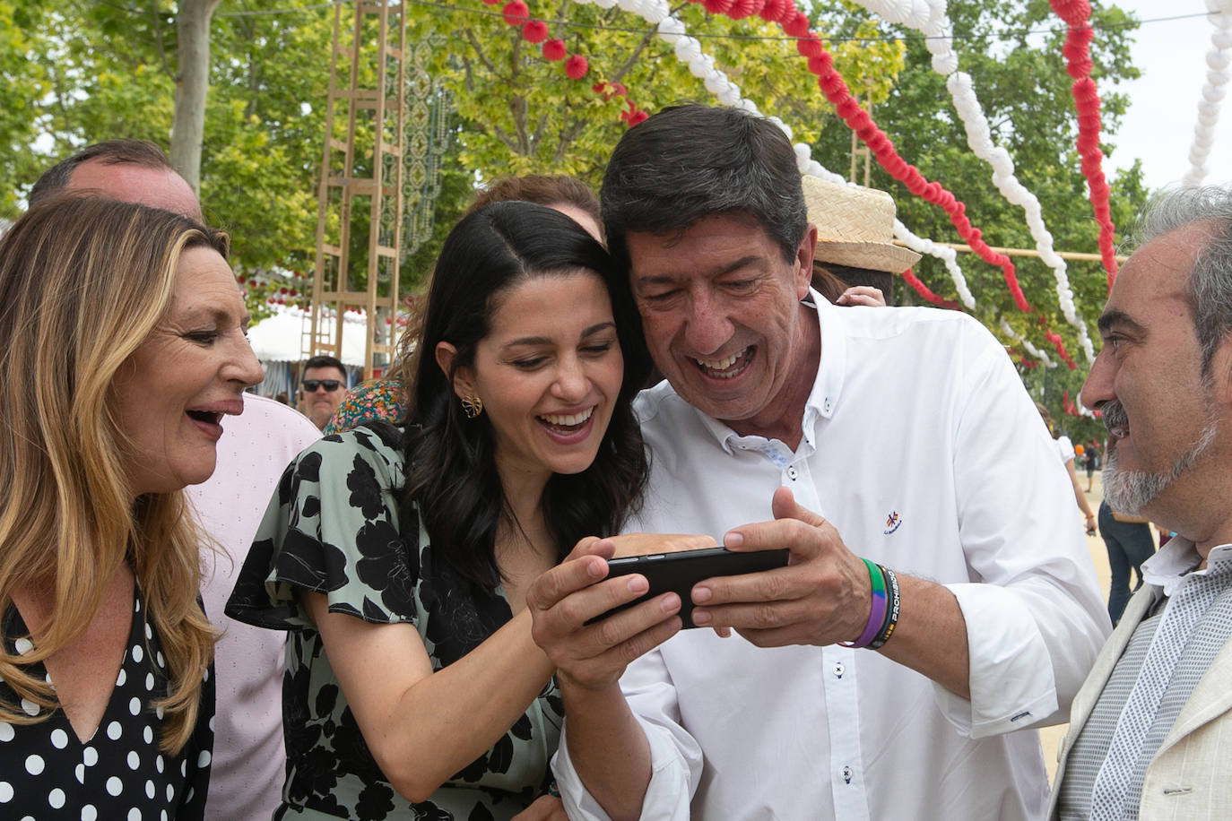 Tanto PP como Ciudadanos han hecho campaña en el Ferial de Almanjáyar, con Juanma Moreno, Marifrán Carazo, Francisco Rodríguez por un lado, y Juan Marín, Inés Arrimadas y Concha Insúa por otro