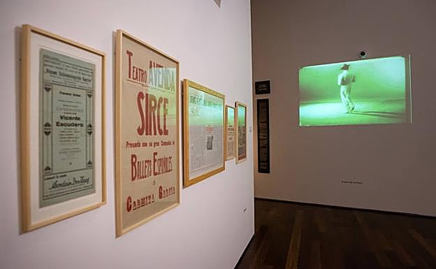 La exposición se distribuye en cinco salas expositivas del Centro Lorca. 