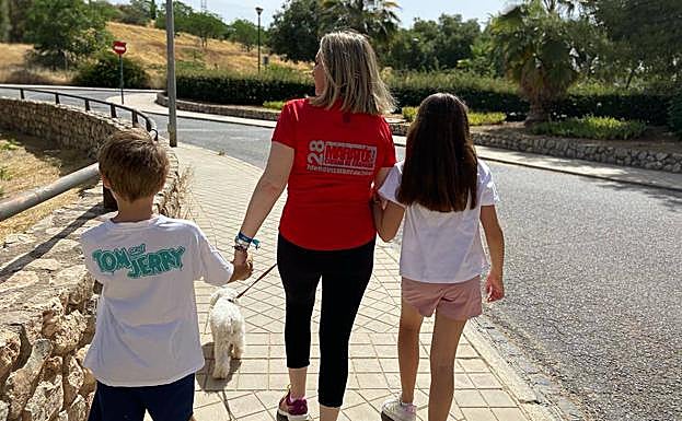 Marifrán Carazo y sus hijos.