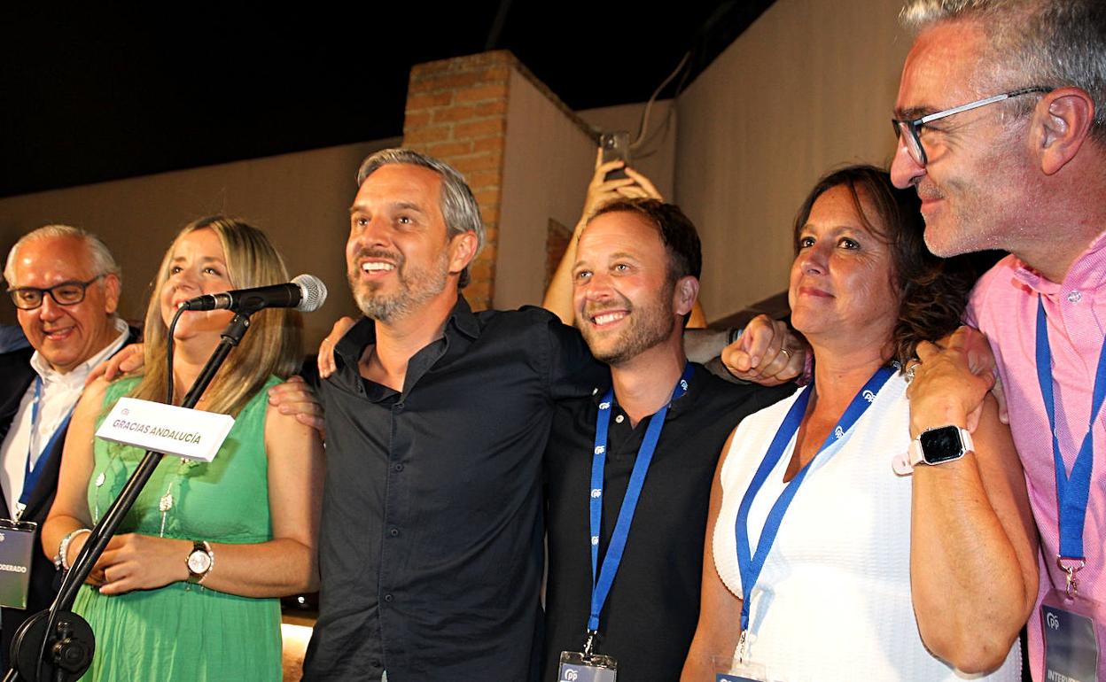 Jesús Estrella, Elena González, Juan Bravo, Erik Domínguez, 'Lina' García y Luis Mariano Camacho, del PP. 
