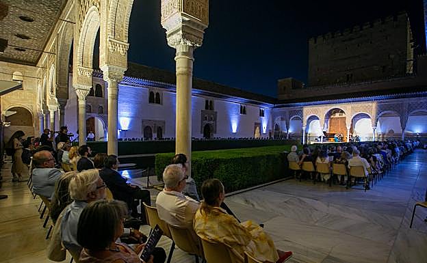 El patio de los Arrayanes presentó un impresionante aspecto, una vez más. 