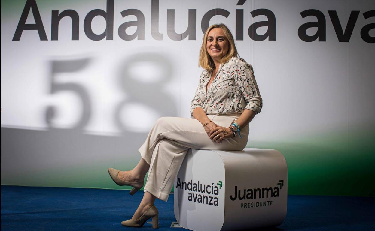 Marifrán Carazo posa en la sede del PP de Granada. 