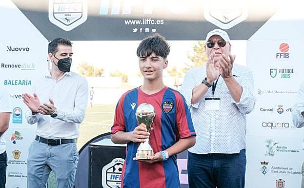 Francisco Cortés 'Paquillo' juega en el Levante.