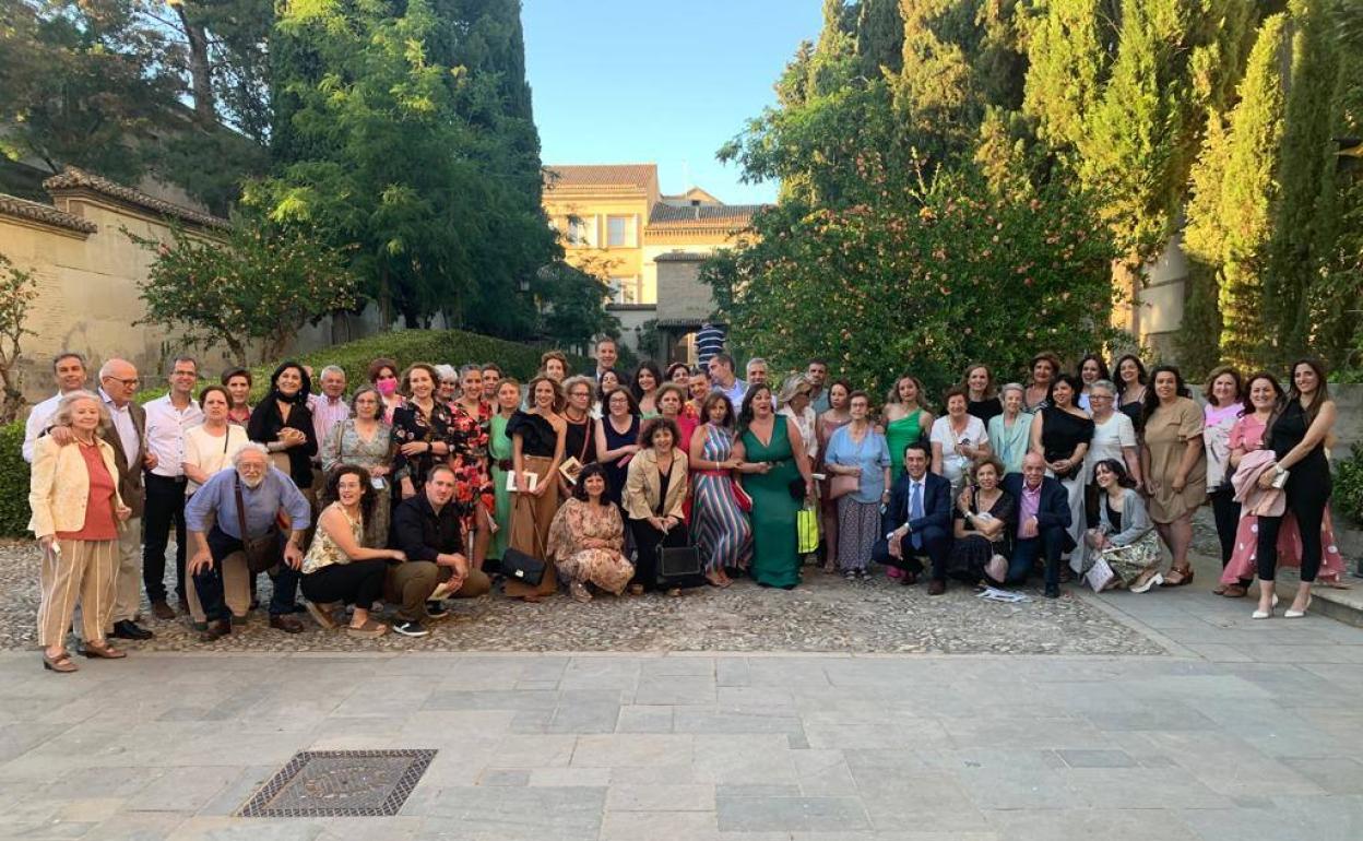 Foto de los asistentes al aniversario en el Monasterio de San Jerónimo. 