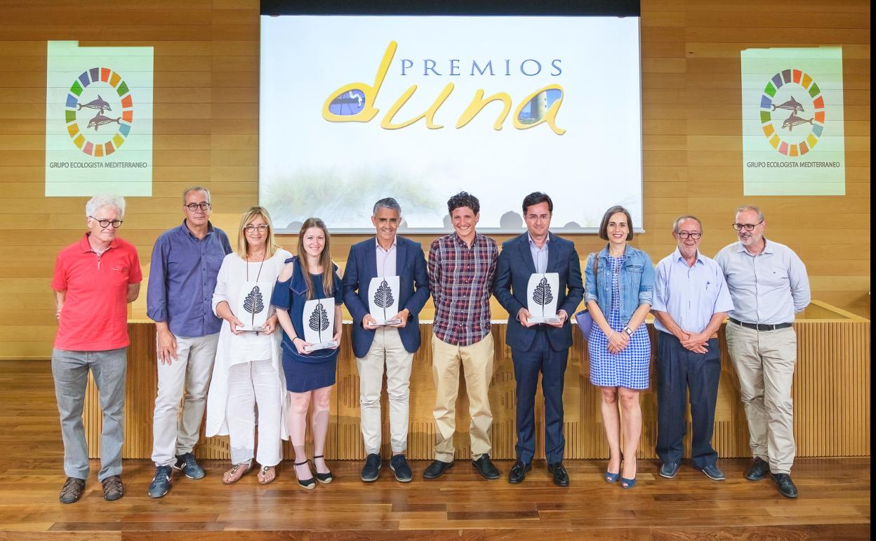 Foto de familia de los representantes del GEM con todos los premios DUNA 2019 y 2020. 