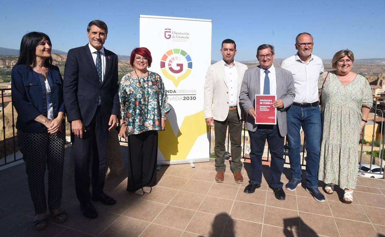 La Diputación presentó su estrategia esta semana a los alcaldes en un foro en Purullena. 