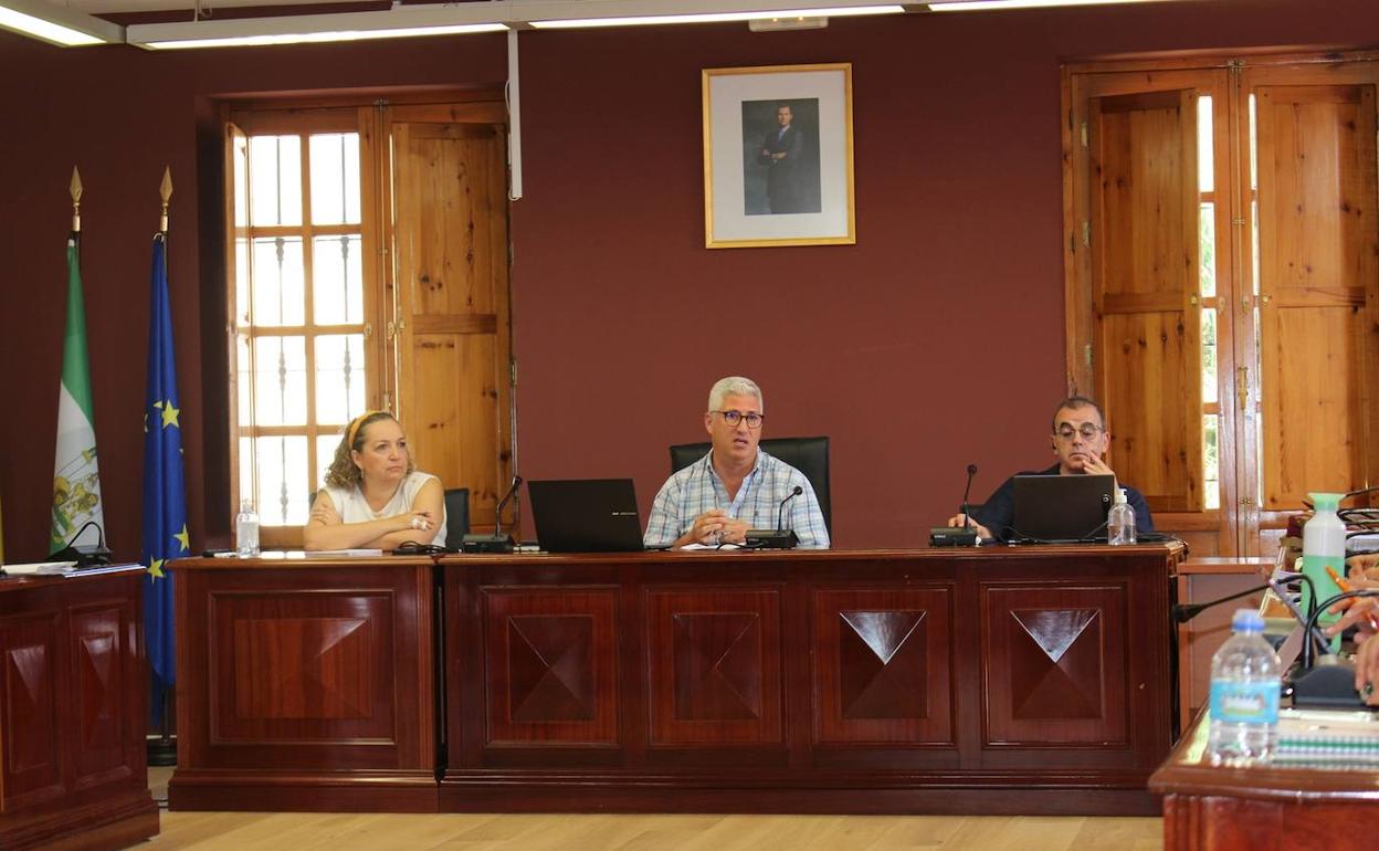 Sesión plenaria celebrada recientemente en Huércal de Almería. 