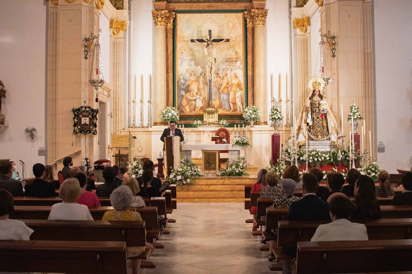 Decenas de fieles devotos asistieron al evento.