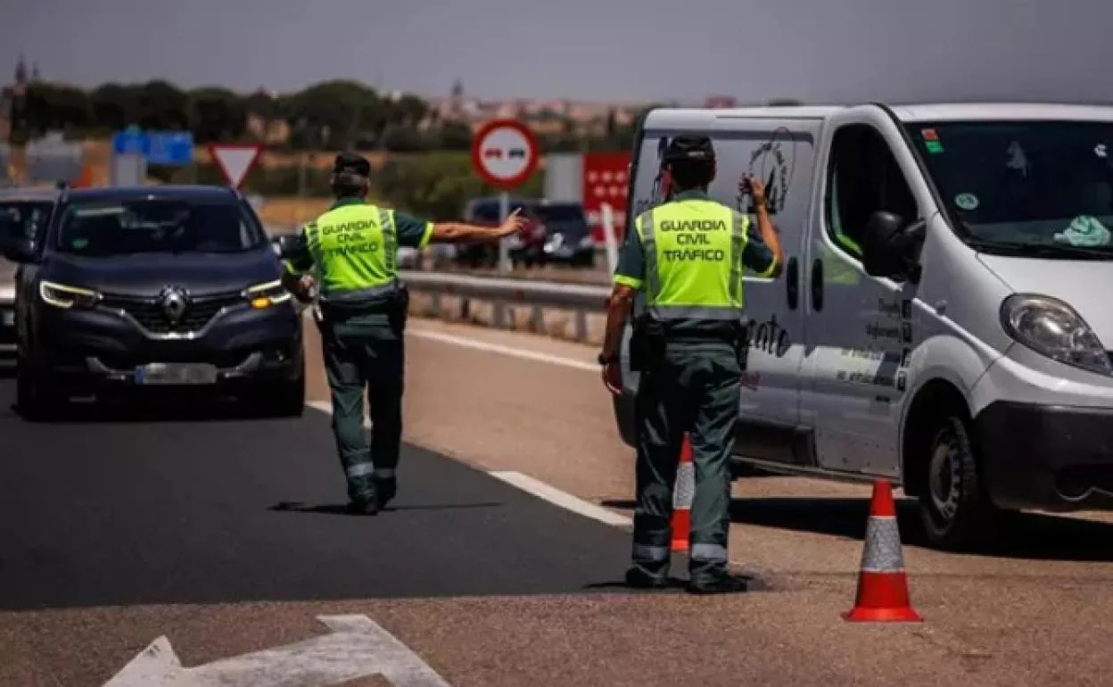 Imagen de archivo de agentes de la Guardia Civil de Tráfico. 