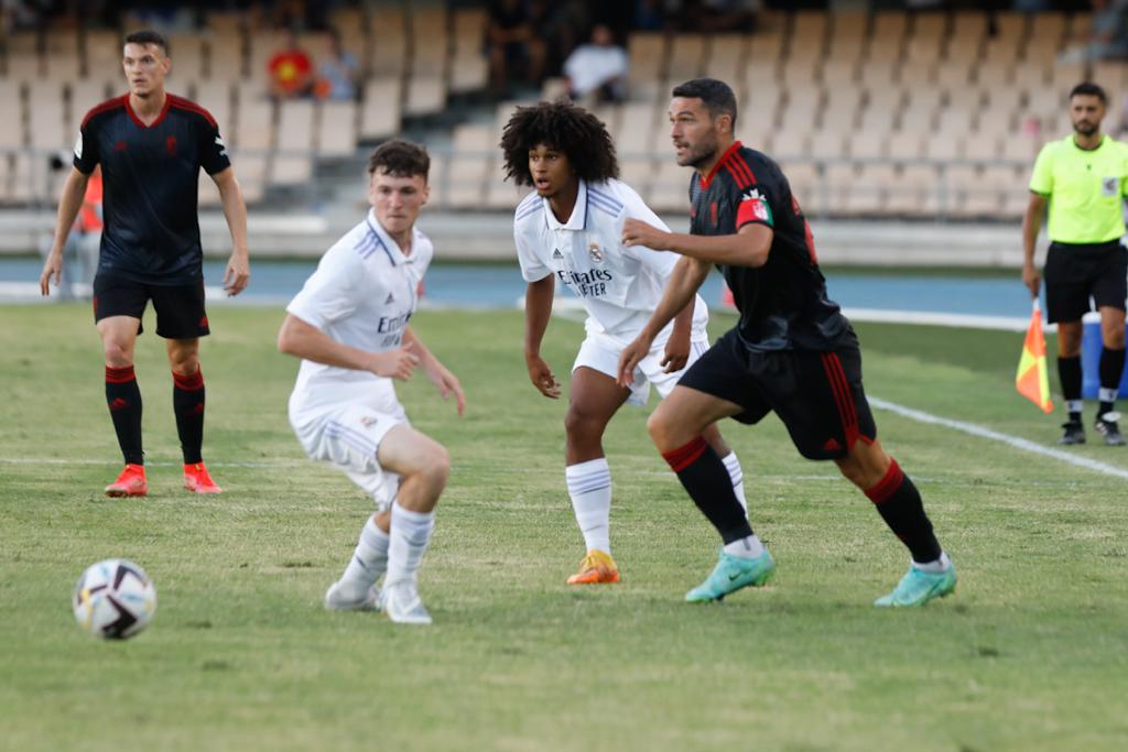 Fotos: Las imágenes del triangular entre el Granada, el Xerez y el Real Madrid Castilla