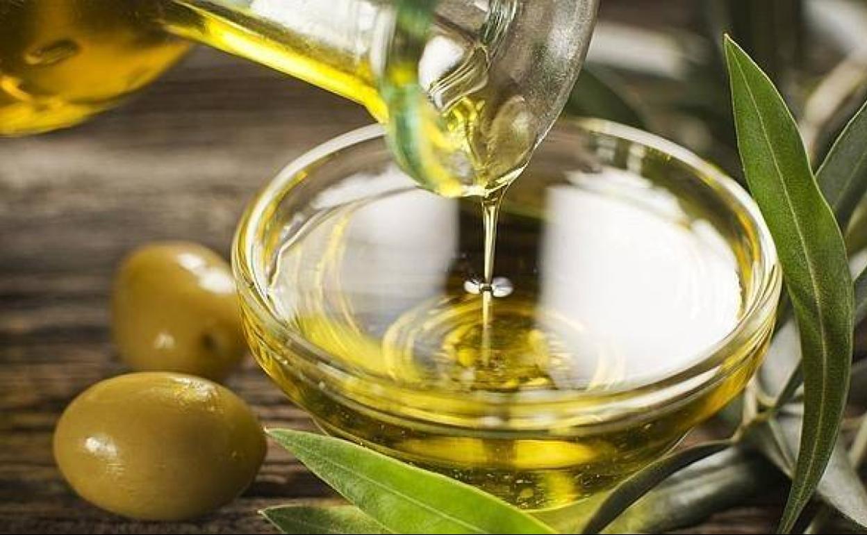 Multitud de estudios han demostrado hasta ahora que el aceite de oliva virgen extra resulta muy saludable en una dieta en comparación con otras grasas. 