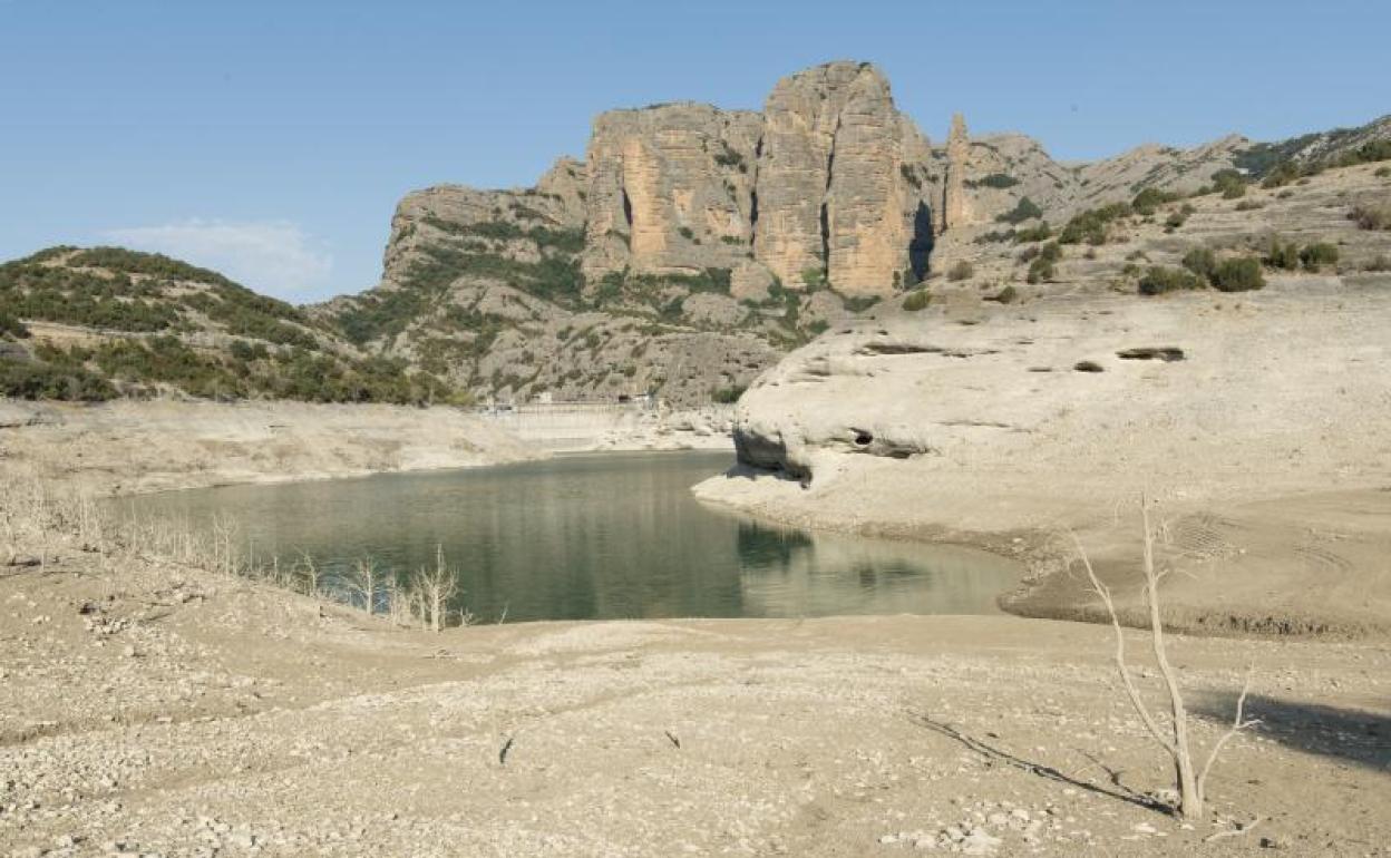 Nivel este miércoles del pantano de Vadiello, principal fuente de suministro de agua de Huesca.