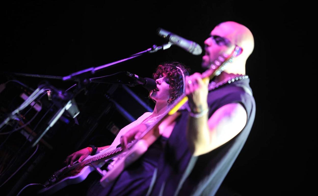 El grupo Mojo Experience abre el Certamen de Bandas Emergentes del MiaqueFest. 