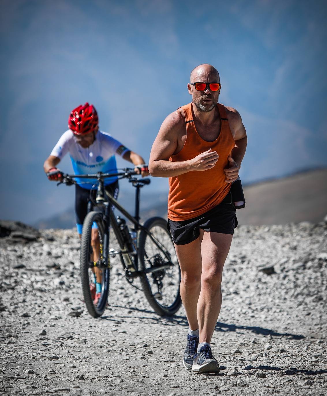 La 38 edición de la Subida Internacional Pico Veleta se ha celebrado este domingo.