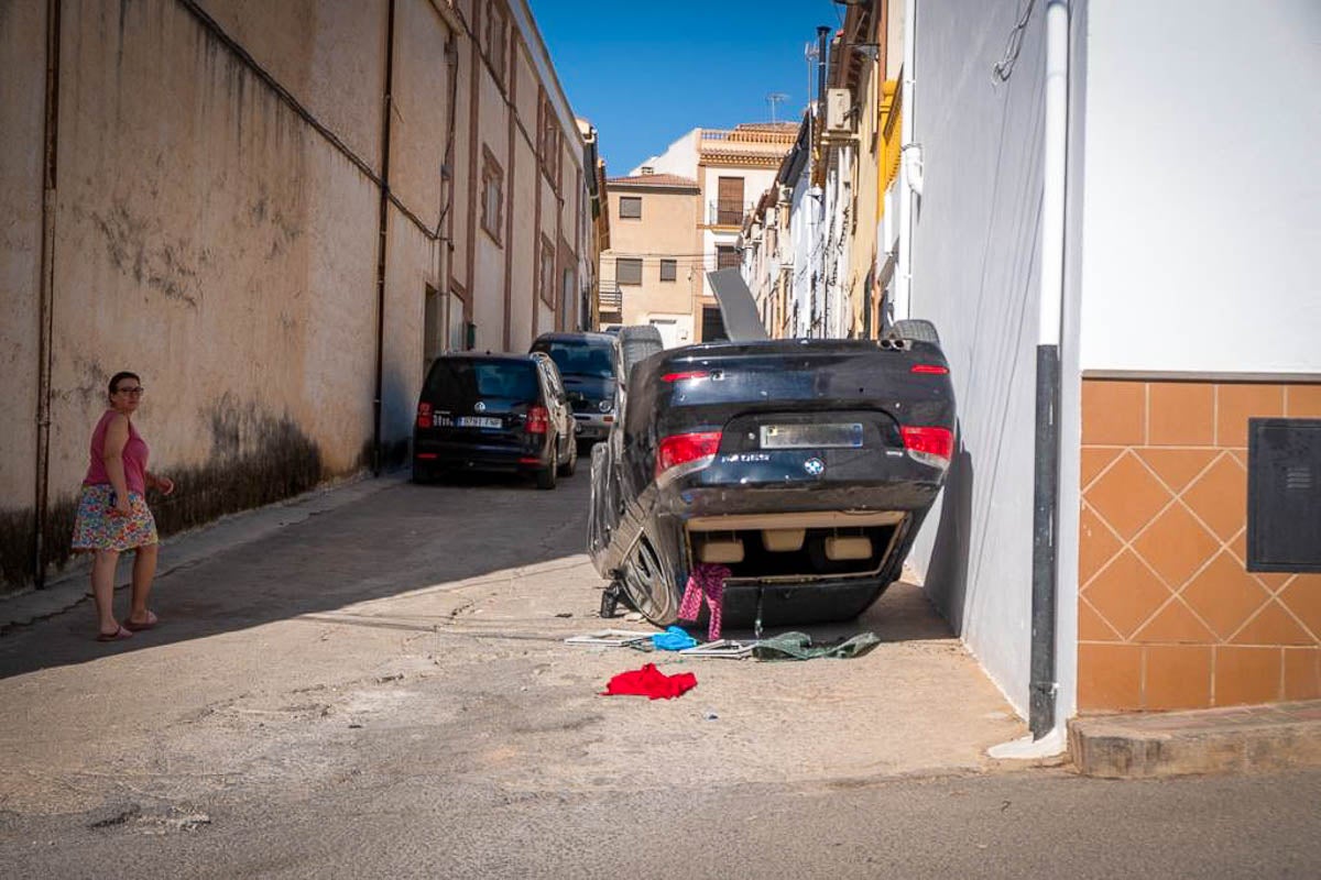 Las fuerzas de seguridad evacuaron anoche al último de los familiares del clan que quedaba en el pueblo