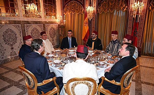 Mohamed VI y Pedro Sánchez. 