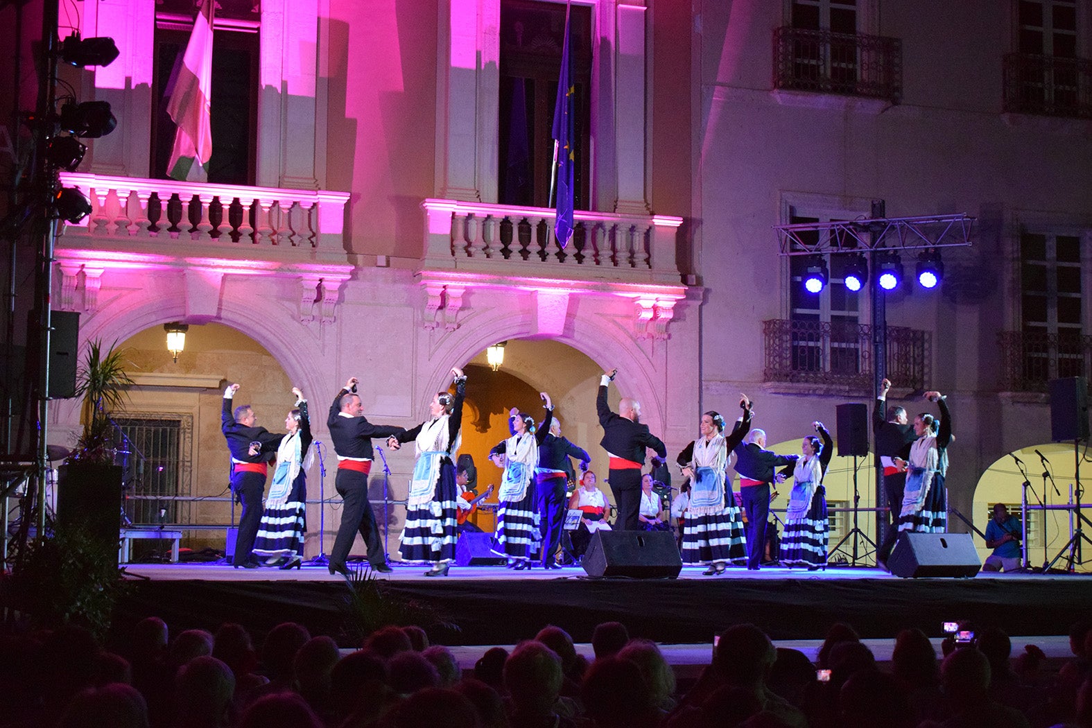 Fotos: Unas fiestas de lo más folclórico
