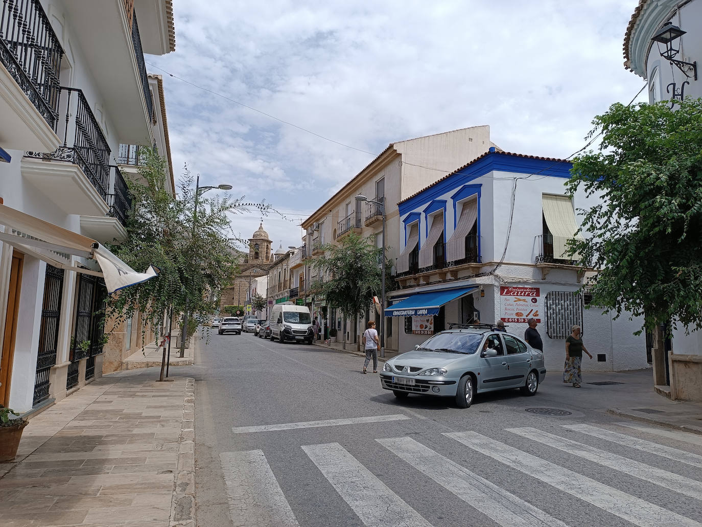 Imagen secundaria 1 - Oleada okupa en Vélez: «Una persona se encarga de abrir casas por 200 euros»