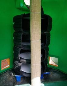 Imagen secundaria 2 - El Gatotel, la iniciativa de un pueblo de Granada para transformar contenedores en refugios felinos