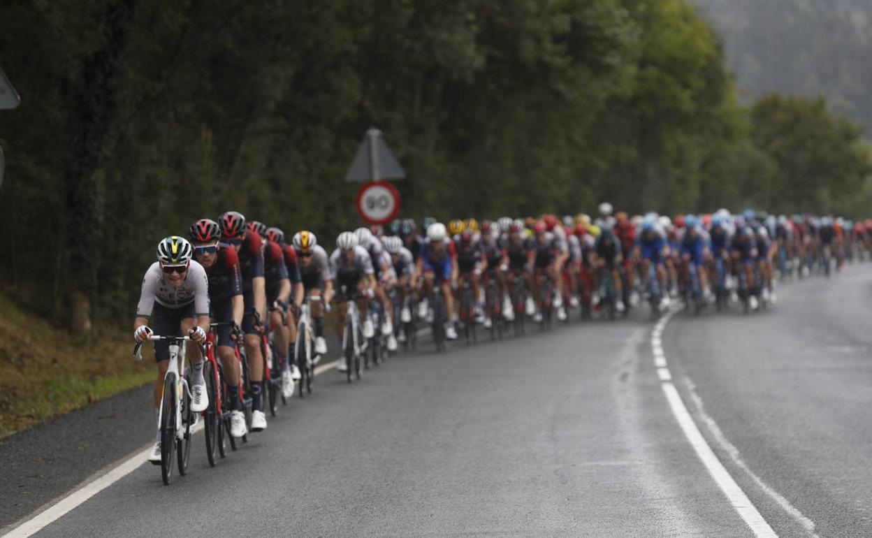 Carlos Rodríguez resistió con los mejores en la llegada de la montaña en la Vuelta.
