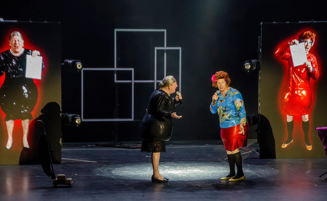 Los Morancos durante su espectáculo ofrecido en el Auditorio Maestro Padilla.