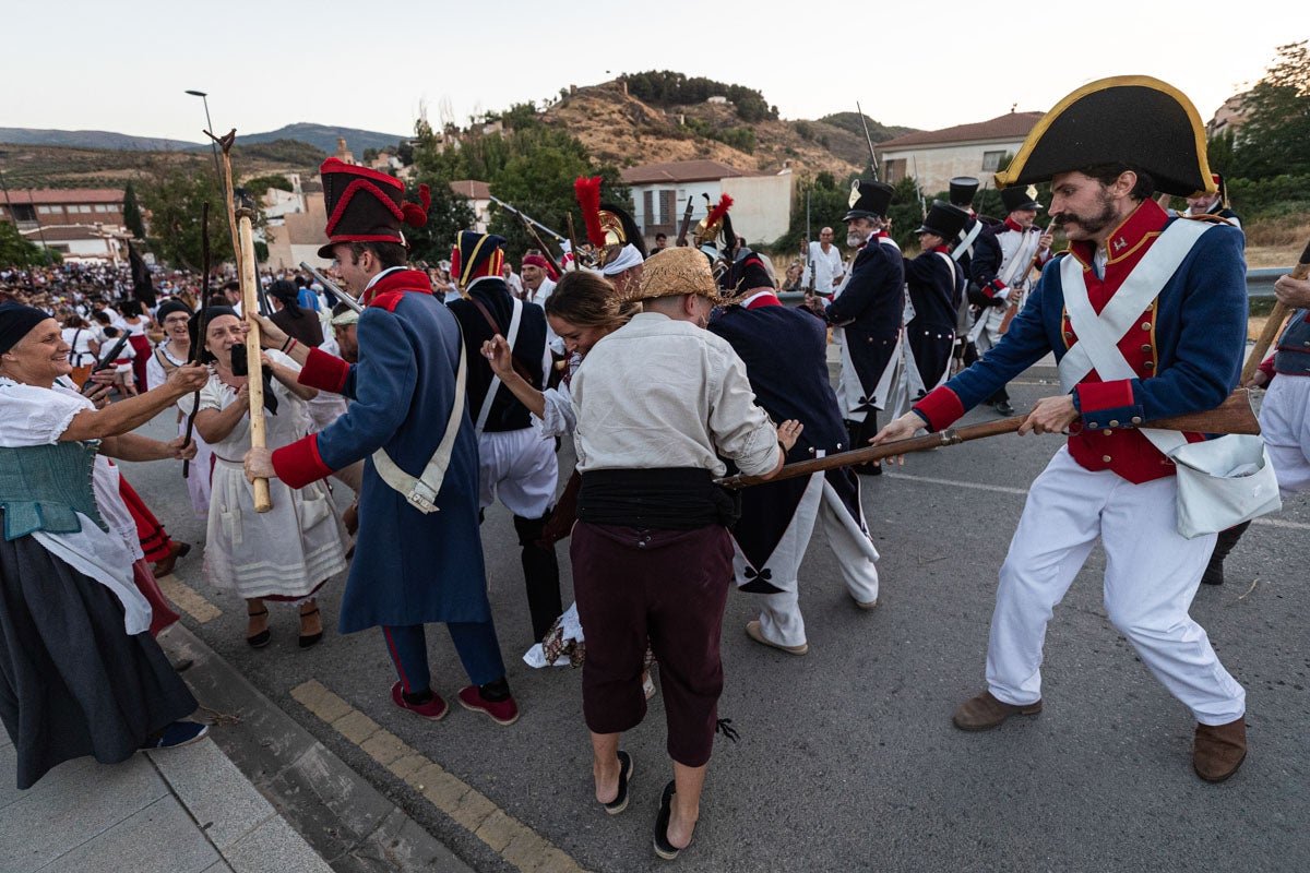 La Peza se vuelca en la recreación del 'alcalde carbonero' y la Guerra de la Independencia