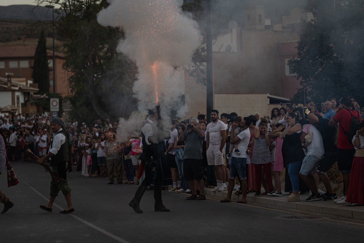 La Peza se vuelca en la recreación del 'alcalde carbonero' y la Guerra de la Independencia