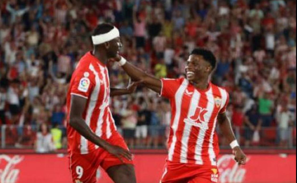 Sadiq y Ramanzani, felices tras la sociedad del gol que forman. 