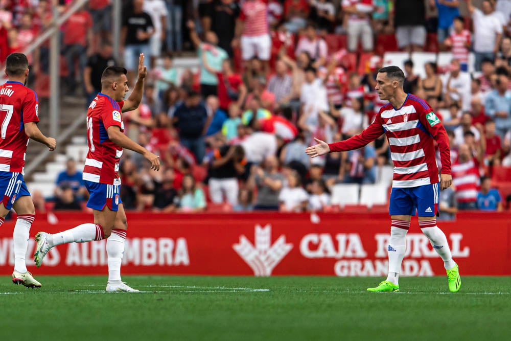 Repasa en fotos los mejores momentos del partido disputado este lunes en Los Cármenes