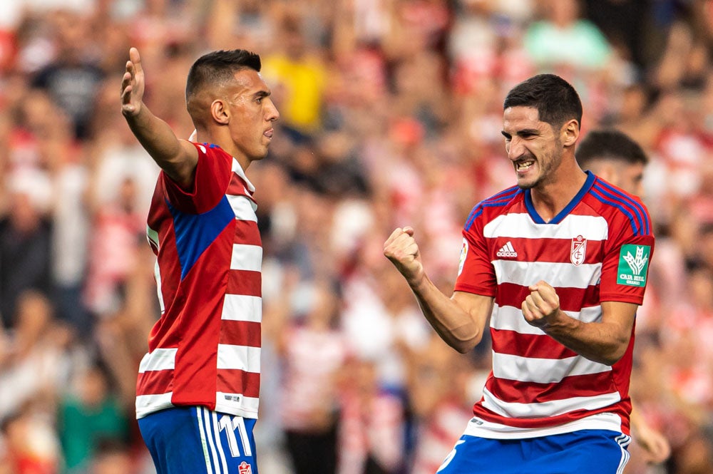 Repasa en fotos los mejores momentos del partido disputado este lunes en Los Cármenes