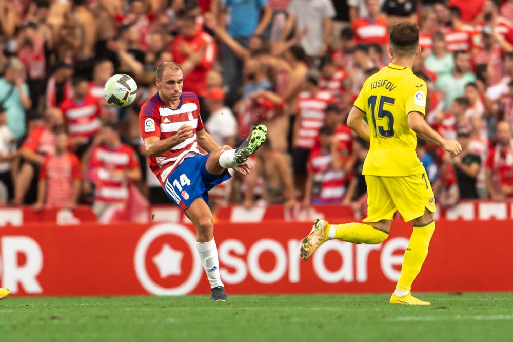 Repasa en fotos los mejores momentos del partido disputado este lunes en Los Cármenes