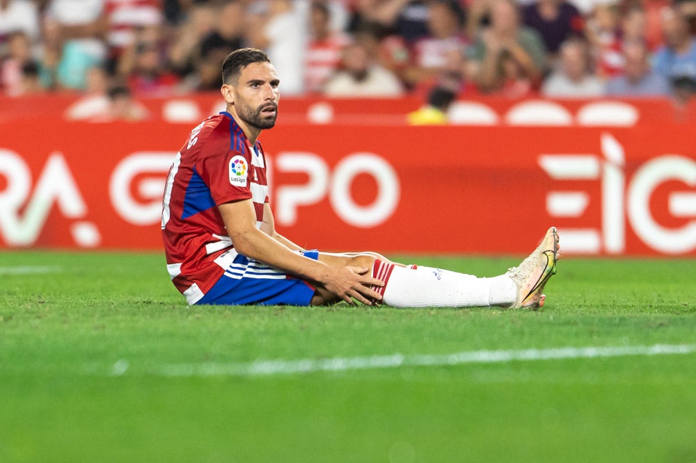 Repasa en fotos los mejores momentos del partido disputado este lunes en Los Cármenes