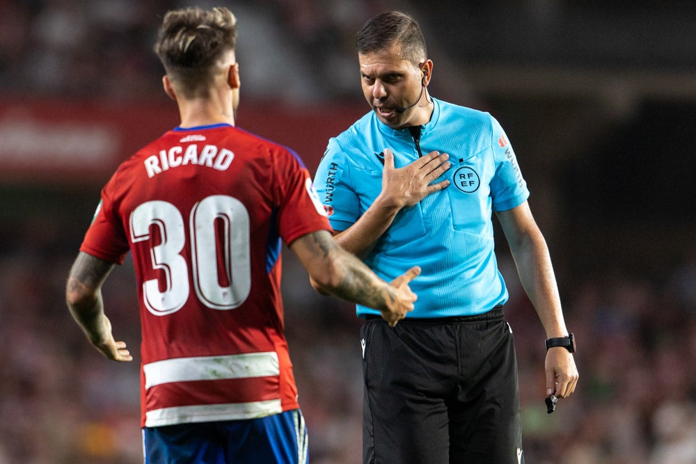 Repasa en fotos los mejores momentos del partido disputado este lunes en Los Cármenes