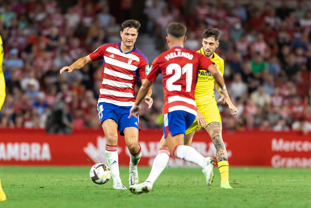 Repasa en fotos los mejores momentos del partido disputado este lunes en Los Cármenes