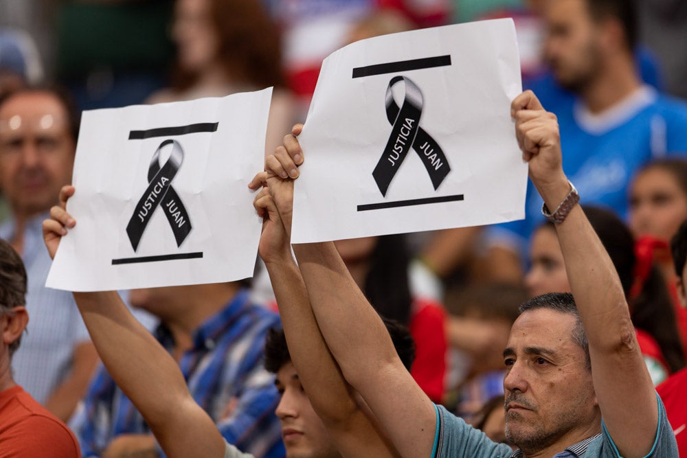 Repasa en fotos los mejores momentos del partido disputado este lunes en Los Cármenes