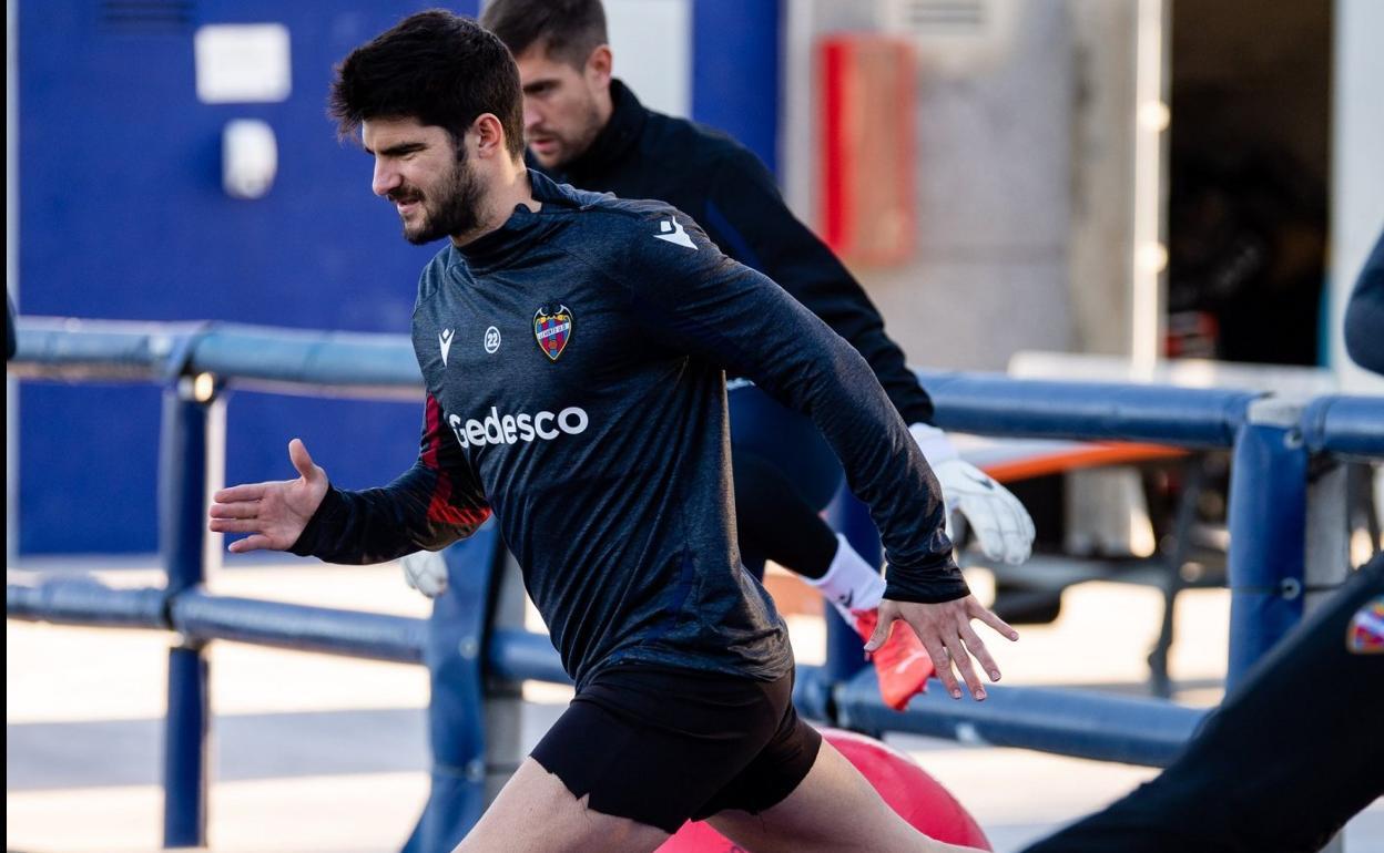 Gonzalo Melero, un ancla en el Levante, que está cerca de la UD Almería.