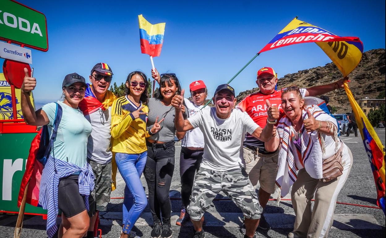 Seguidores de la Vuelta en Granada.