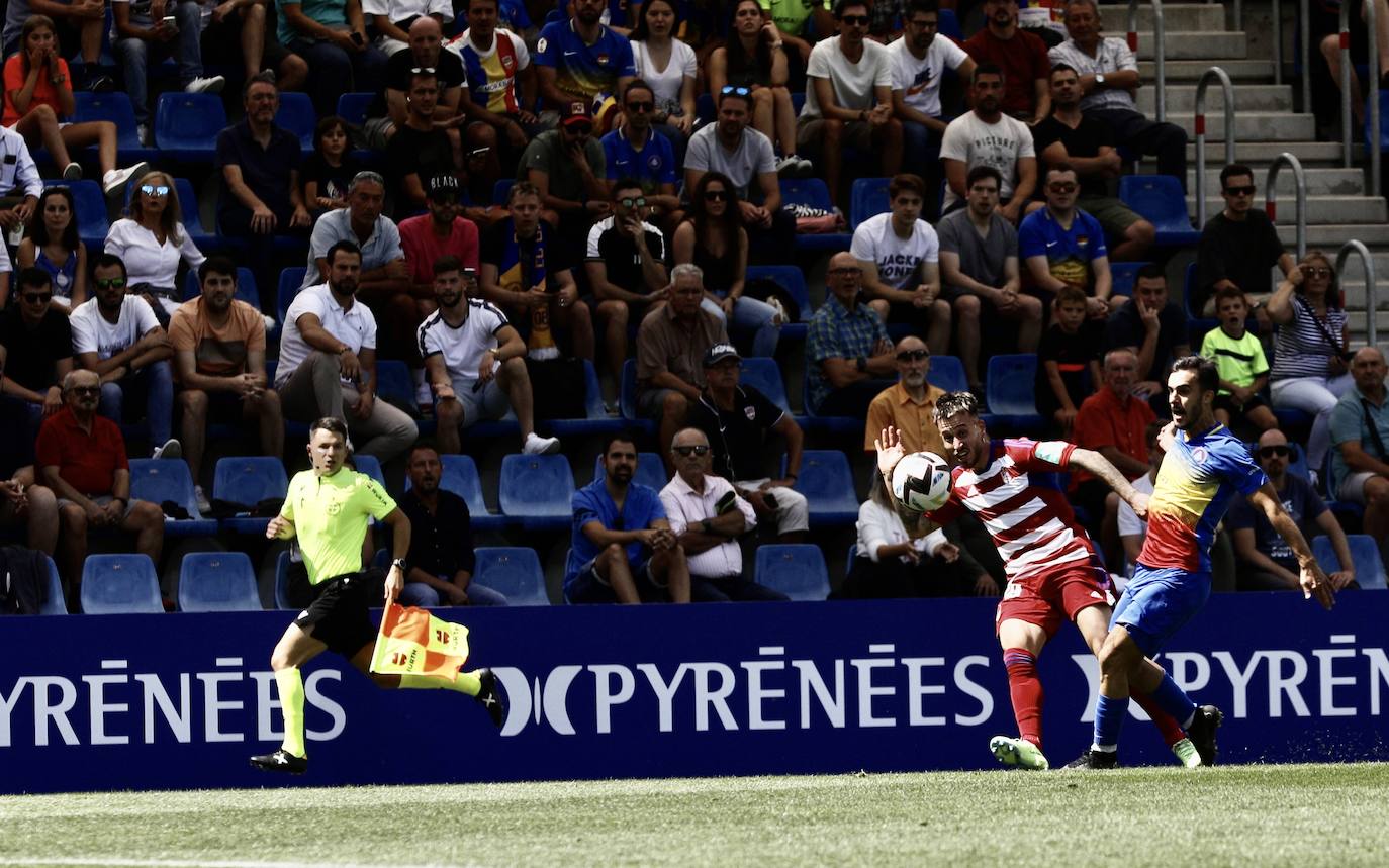 El Granada disputa en Andorra el primer encuentro oficial del fútbol profesional español fuera del país ante el equipo de Piqué