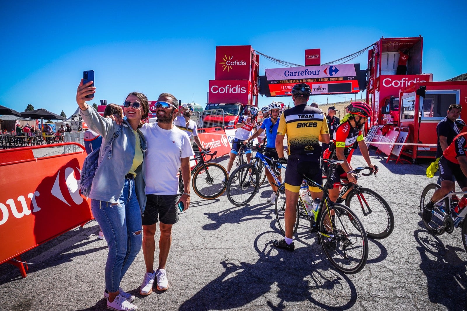 Gran ambiente para recibir a la competición ciclista nacional por excelencia
