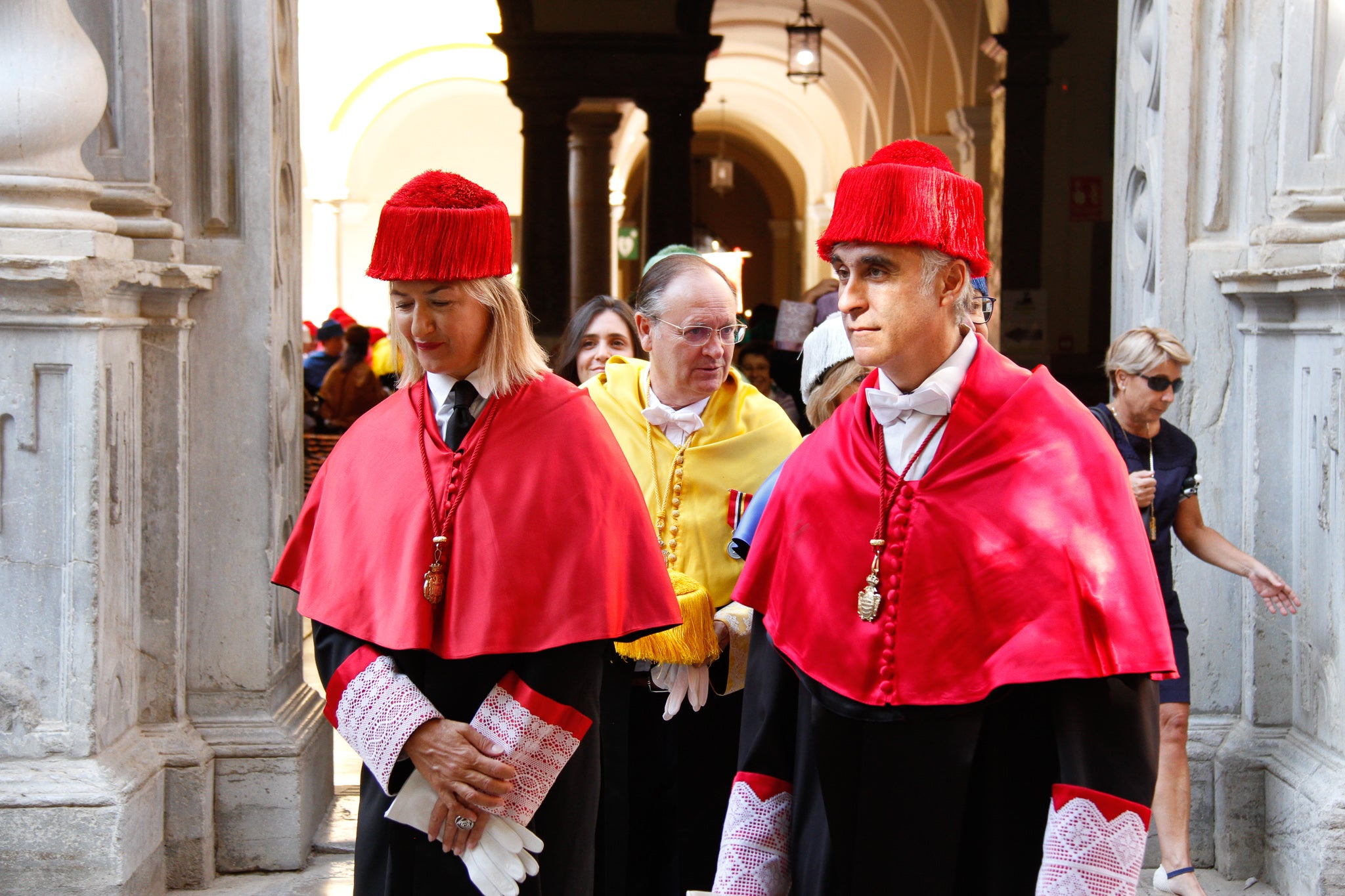 La rectora Pilar Aranda preside su última apertura de curso y recibe una emotiva ovación.