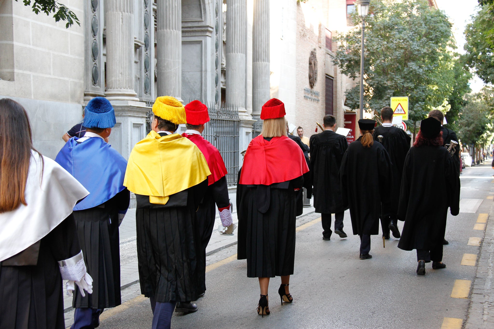 La rectora Pilar Aranda preside su última apertura de curso y recibe una emotiva ovación.