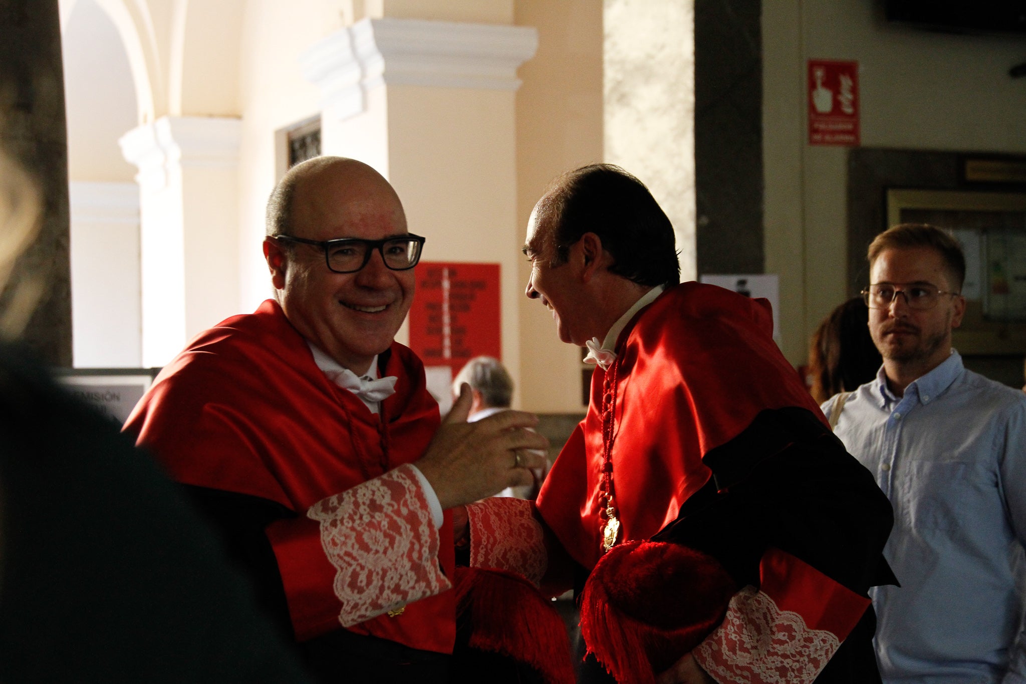 La rectora Pilar Aranda preside su última apertura de curso y recibe una emotiva ovación.