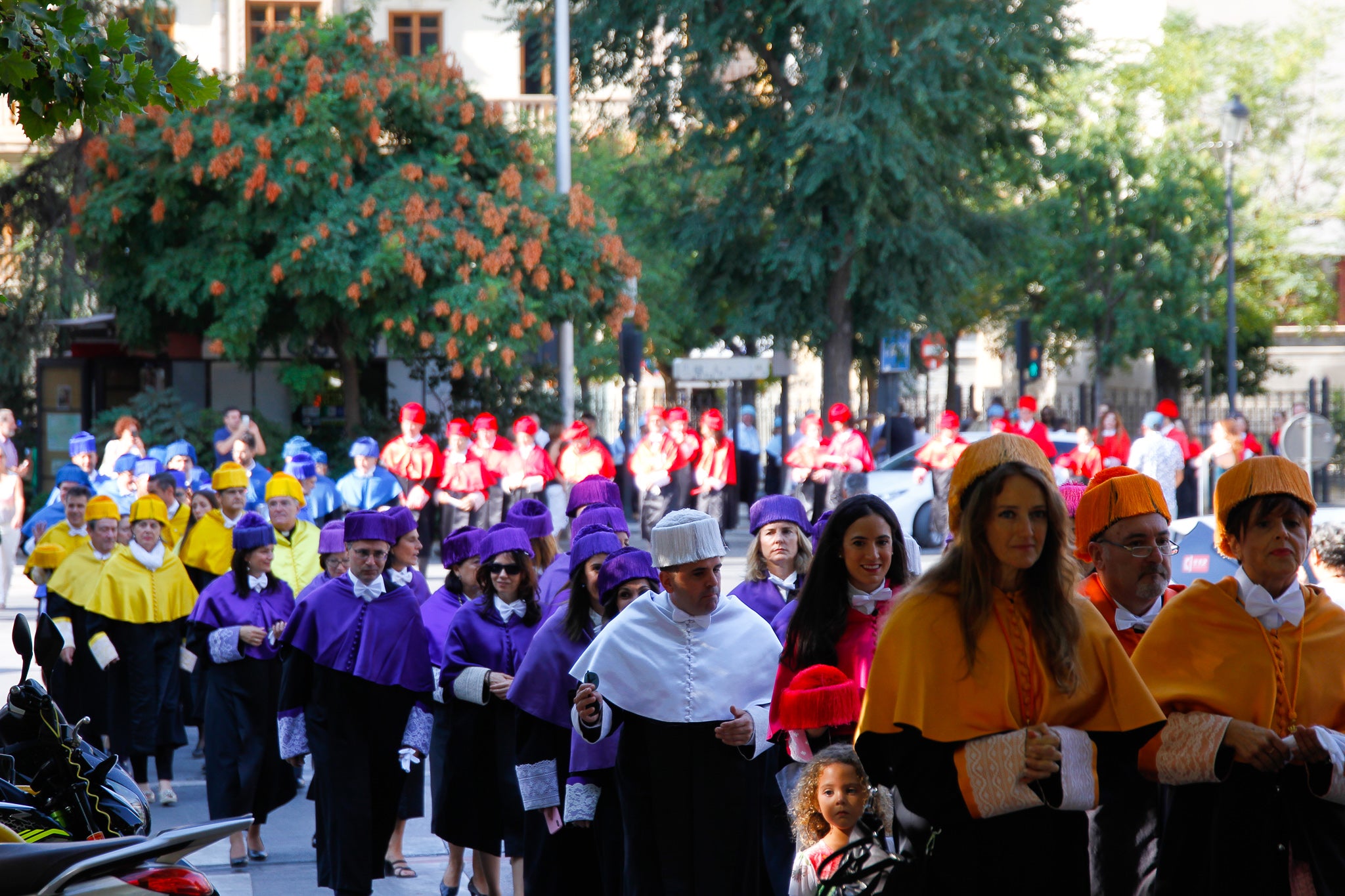 La rectora Pilar Aranda preside su última apertura de curso y recibe una emotiva ovación.