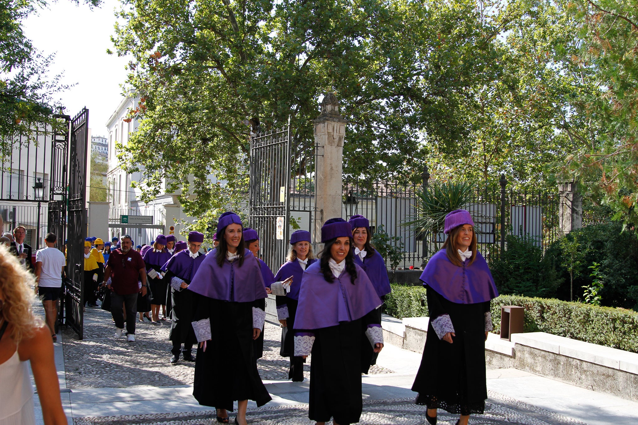 La rectora Pilar Aranda preside su última apertura de curso y recibe una emotiva ovación.