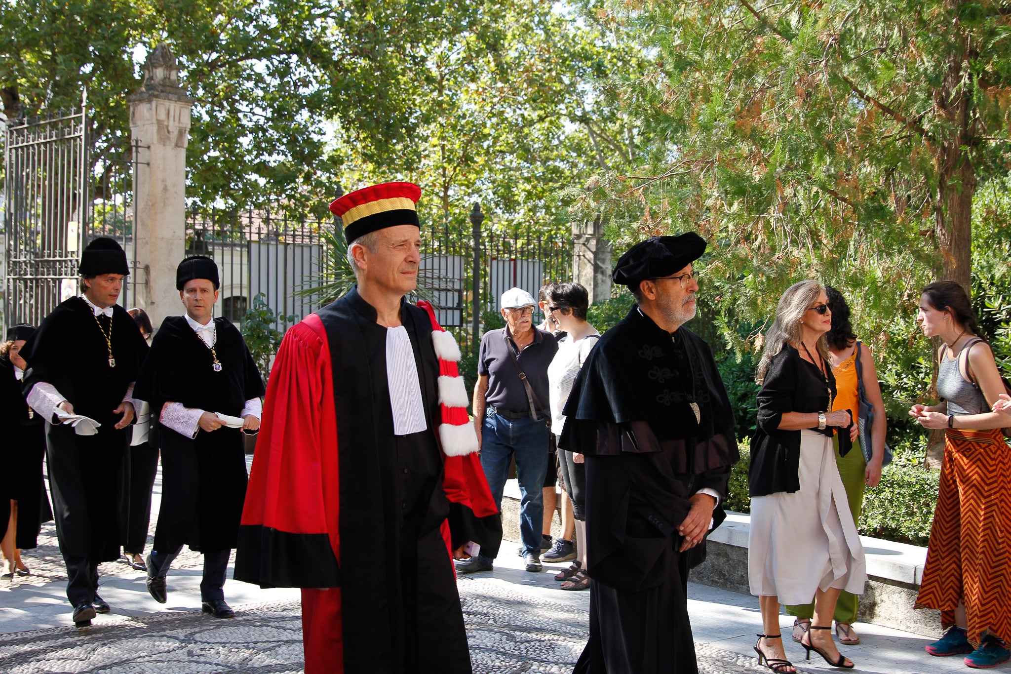 La rectora Pilar Aranda preside su última apertura de curso y recibe una emotiva ovación.