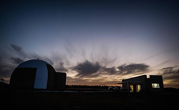 El domo y el centro de visitantes.