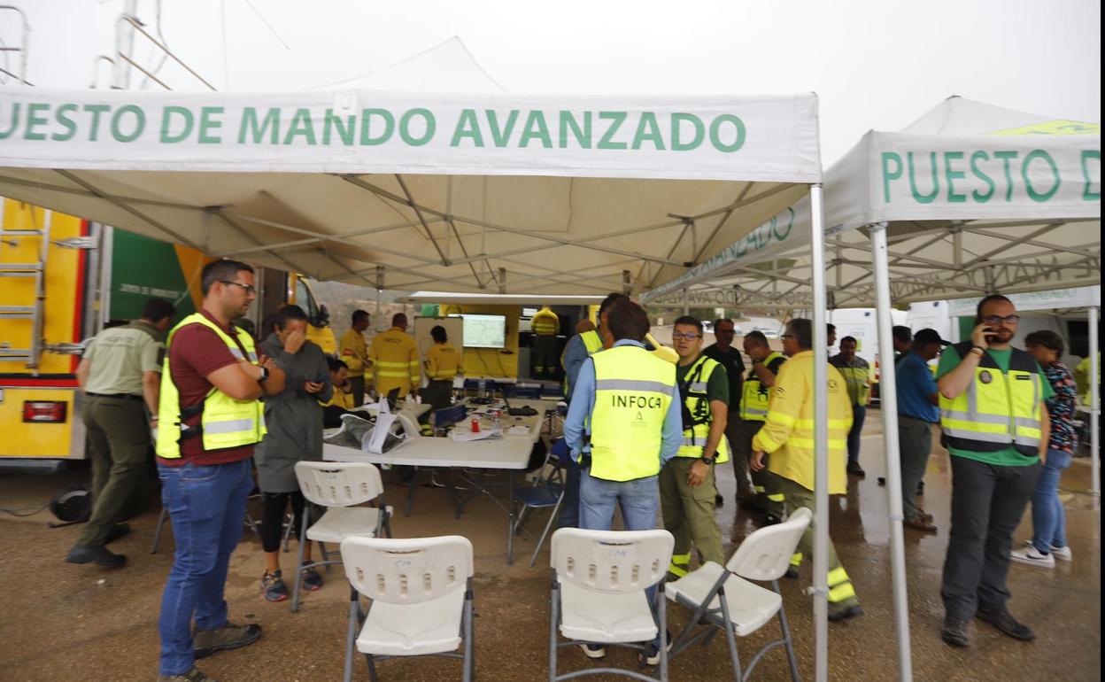 Puesto de mando avanzado del incendio.