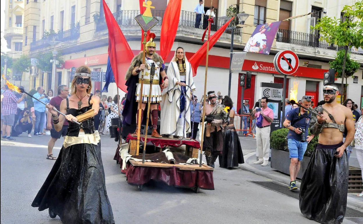 Desfile de Tropas y Legiones de las Fiestas Íbero Romanas de Cástulo, en la edición de este año. 