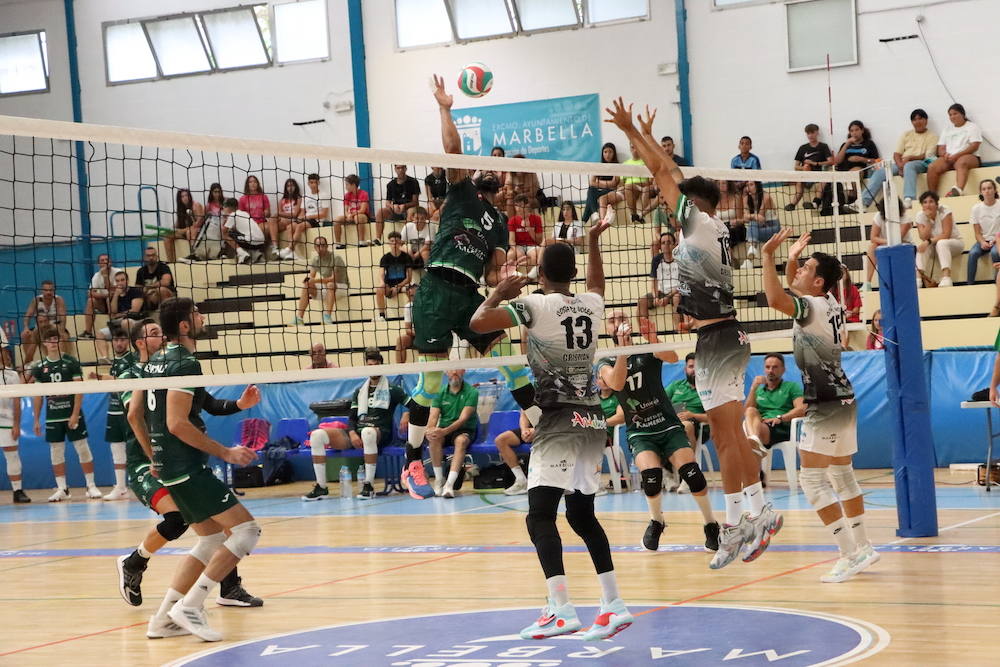 Las mejores imágenes de la final de la Copa de Andalucía de voleibol